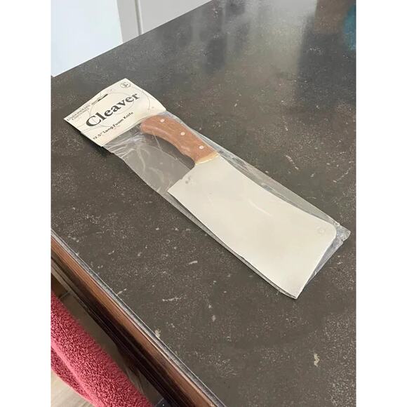 Brand New Horror Dome Foam Cleaver Horror Weapon Halloween Prop - Picture 1 of 2